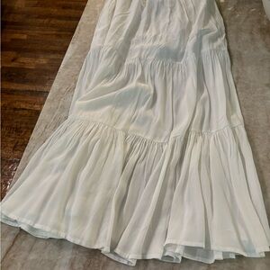 White French Connection Midi Skirt with tortoise-colored buttons. Size 6-8